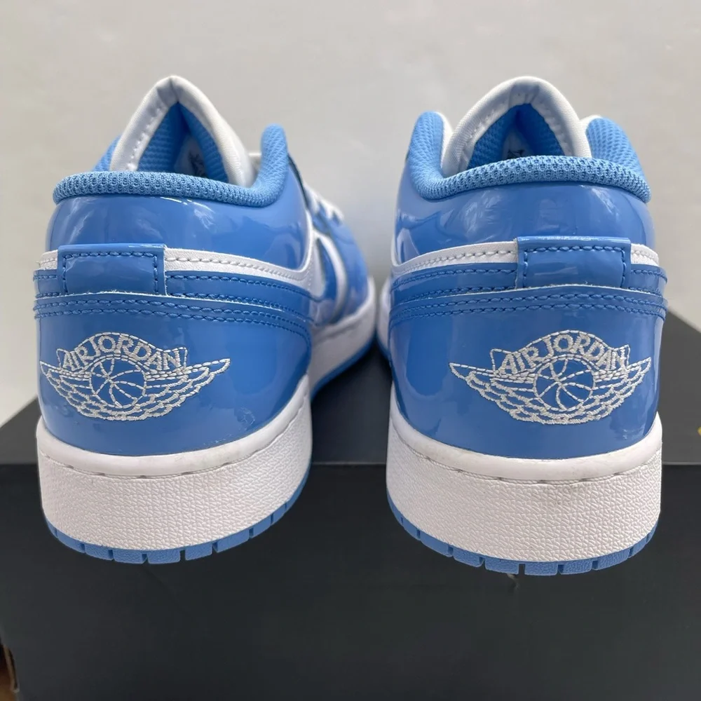 Jordan WMNS AIR JORDAN 1 LOW SE 
WHITE/LEGEND BLUE FZ3929 114
 Sneakers - Picture 12 of 16
